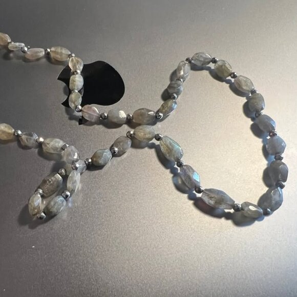 handmade labradorite necklace with silver clasp - Picture 4 of 4